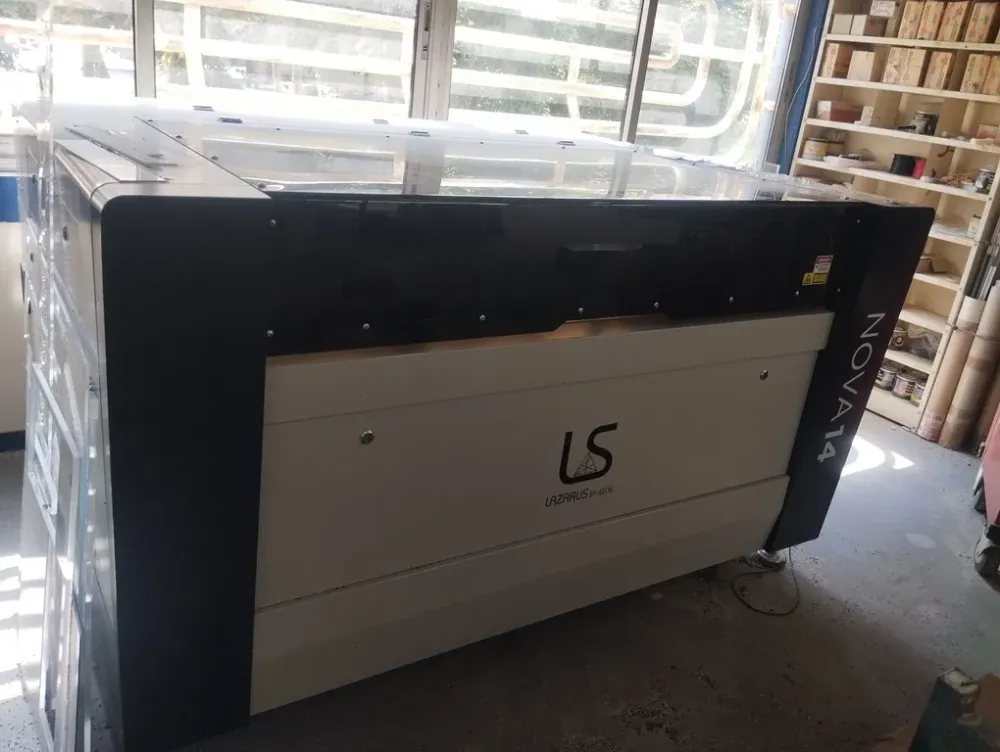 1 MACHINE DE DECOUPE LASER
